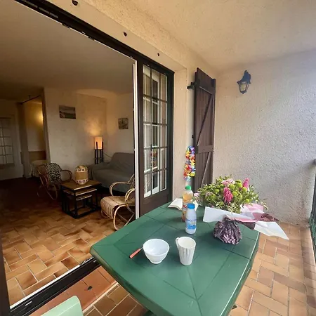 Avec Terrasse Et Piscine A Saint-raphael - Fr-1-226a-153 *